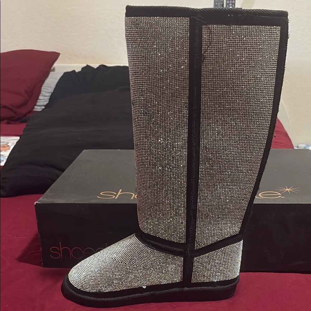 Shoe Dazzle Black and Silver Winter Boots with Glittery Finish